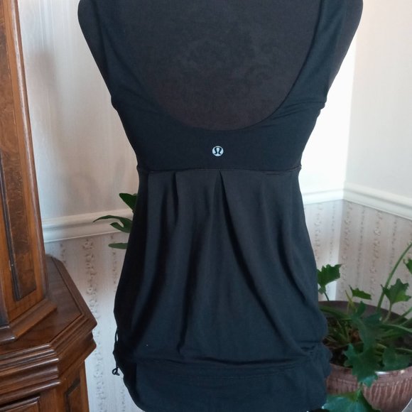 Workout top - Picture 2 of 3